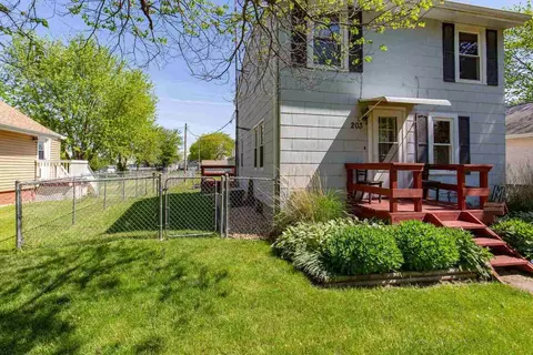 203 W B St, Alpha, IL 61413 photo 2
