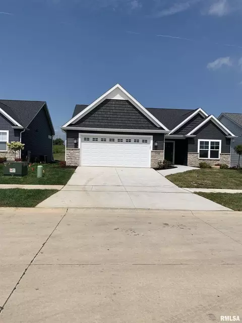 1050 Olde Brandy Ln, Davenport, IA 52807