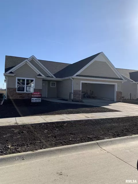 1051 Olde Brandy Ln, Davenport, IA 52807