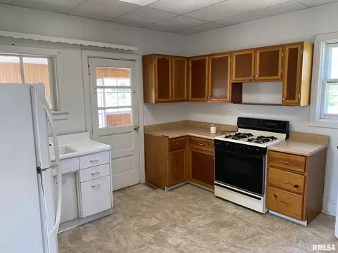 1401 15th St, Viola, IL 61486 photo 3