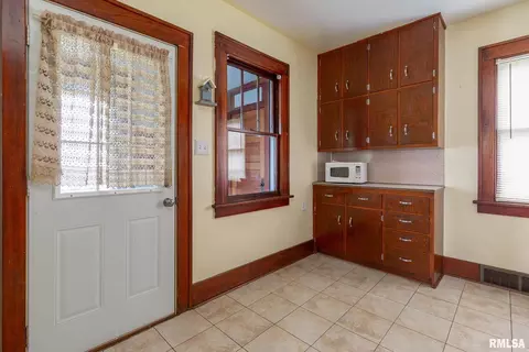 2526 4th St, Moline, IL 61265 photo 13