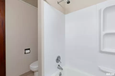 2526 4th St, Moline, IL 61265 photo 23