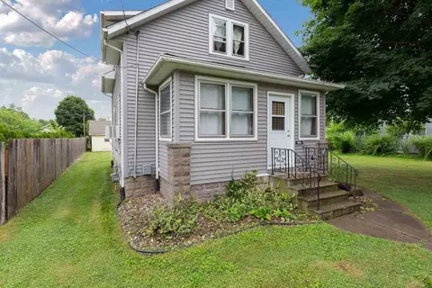 2526 4th St, Moline, IL 61265 photo 2