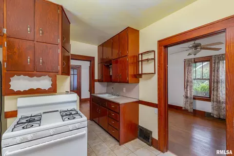2526 4th St, Moline, IL 61265 photo 15