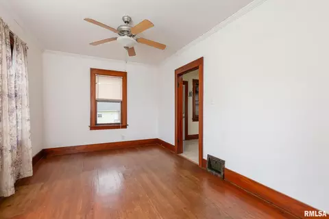 2526 4th St, Moline, IL 61265 photo 11