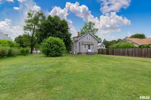 2526 4th St, Moline, IL 61265 photo 3