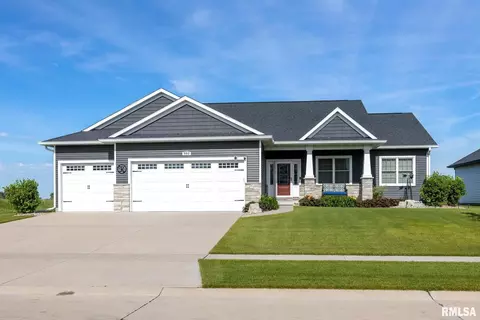 980 Muirfield Cir, Eldridge, IA 52748 photo 1