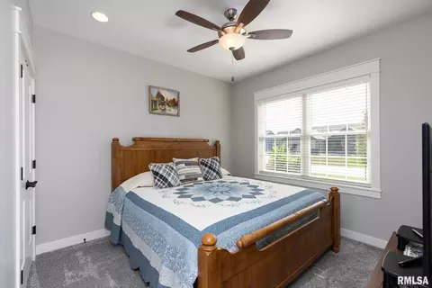 980 Muirfield Cir, Eldridge, IA 52748 photo 17