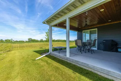 980 Muirfield Cir, Eldridge, IA 52748 photo 24