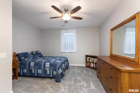 980 Muirfield Cir, Eldridge, IA 52748 photo 22