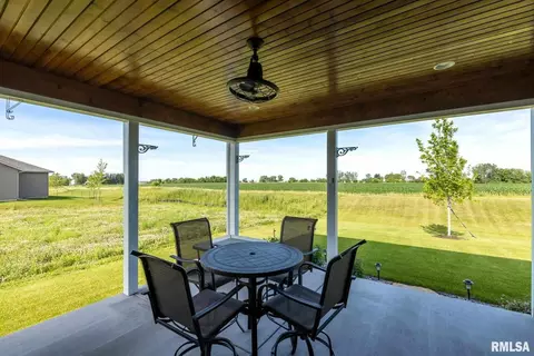 980 Muirfield Cir, Eldridge, IA 52748 photo 25