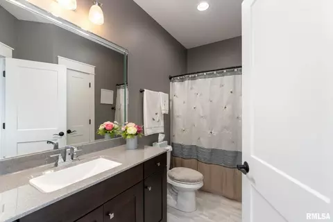 980 Muirfield Cir, Eldridge, IA 52748 photo 19