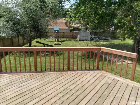 107 E South St, Morrison, IL 61270 photo 3