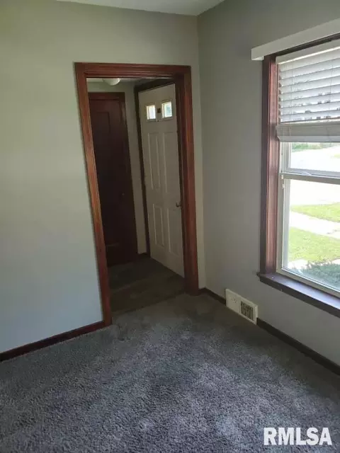 107 E South St, Morrison, IL 61270 photo 11