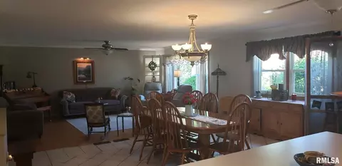 905 8th Ave, Silvis, IL 61282 photo 8