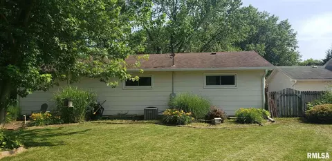 905 8th Ave, Silvis, IL 61282 photo 3