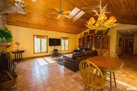 18866 Lake Rd, Morrison, IL 61270 photo 25