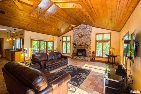 18866 Lake Rd, Morrison, IL 61270 photo 23