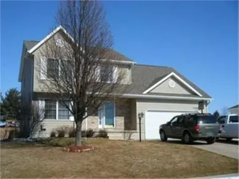 82 Park View Dr, Eldridge, IA 52748 photo 1