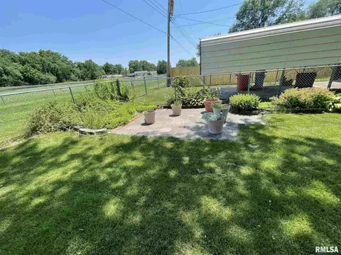 1309 11th St, Silvis, IL 61282 photo 9