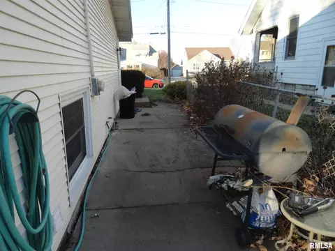2914 11th Ave, Moline, IL 61265 photo 4