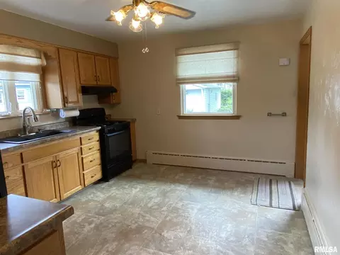 403 Margaret St, Atkinson, IL 61235 photo 11