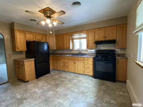 403 Margaret St, Atkinson, IL 61235 photo 10