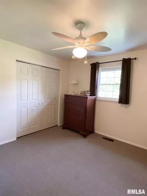 1011 Roberta Dr, Murphysboro, IL 62966 photo 11