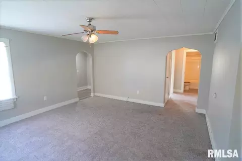 513 9th Ave, Silvis, IL 61282 photo 4