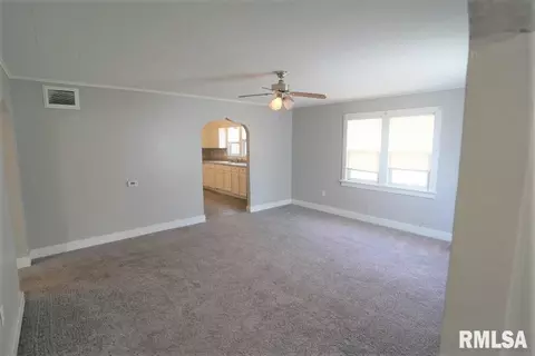 513 9th Ave, Silvis, IL 61282 photo 3