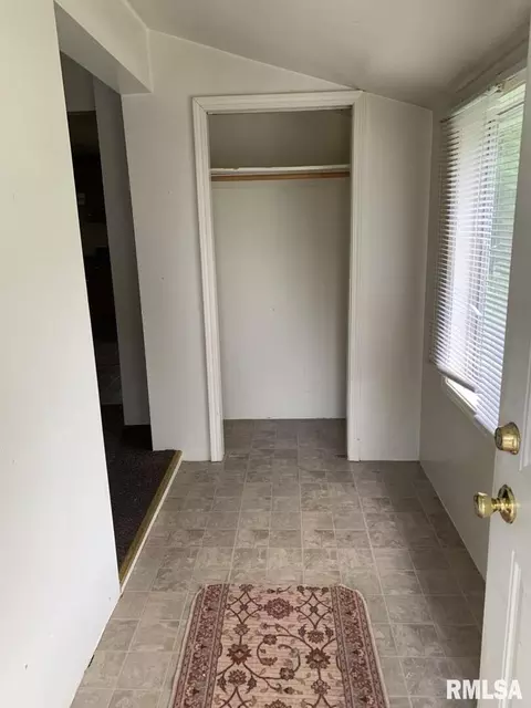 329 Beach Ave, Kewanee, IL 61443 photo 3