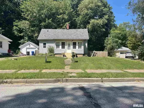 517 4th St, Moline, IL 61265 photo 1
