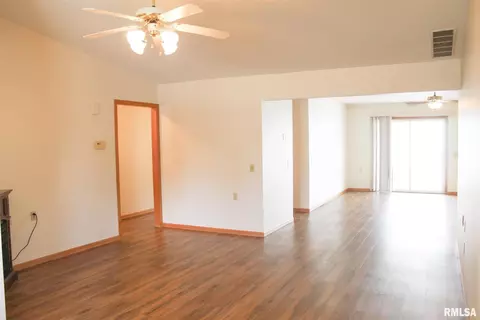840 Sunset Dr, Kewanee, IL 61443 photo 4