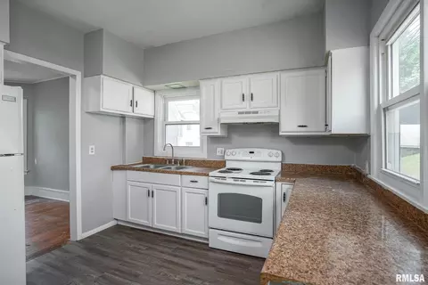 1713 18th St #A, Moline, IL 61265 photo 3