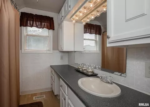 1640 33rd St, Moline, IL 61265 photo 26