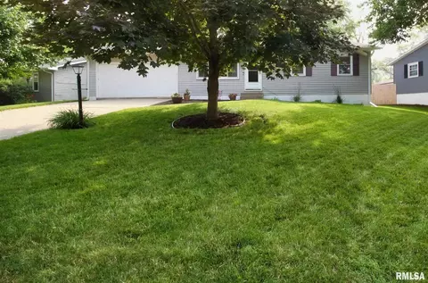 110 Hillside Dr, Park View, IA 52748 photo 3