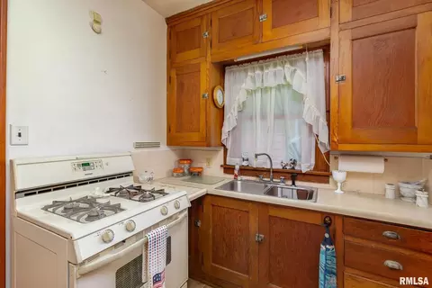 1815 15th Ave, Moline, IL 61265 photo 3