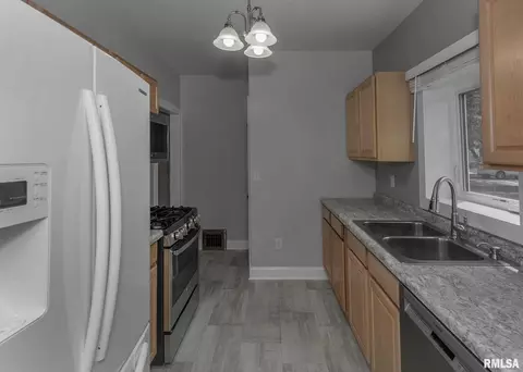 511 25th Ave, Moline, IL 61265 photo 12