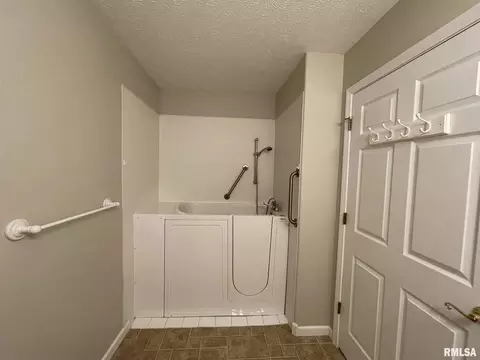 1502 Apache Dr, Marion, IL 62959 photo 22