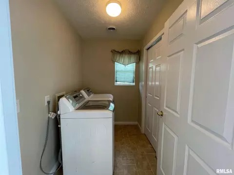 1502 Apache Dr, Marion, IL 62959 photo 13