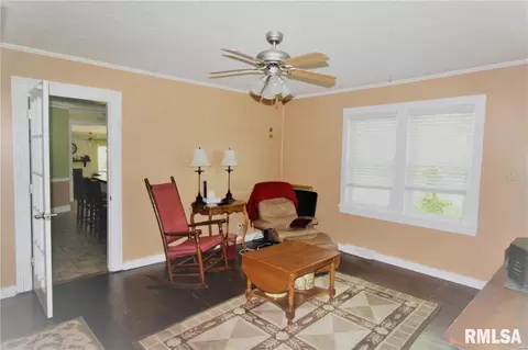205 W Smith St, Herrin, IL 62948 photo 10