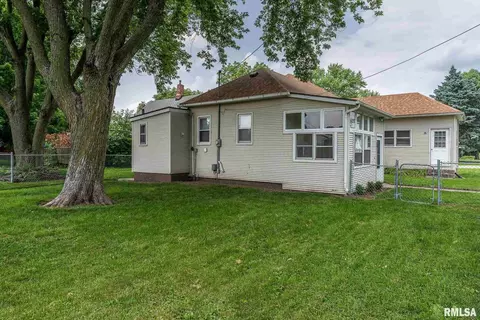 201 3rd Ave, Sherrard, IL 61281 photo 2