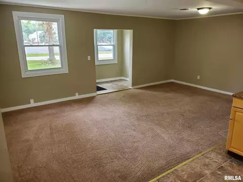 309 8th Ave, Silvis, IL 61282 photo 2