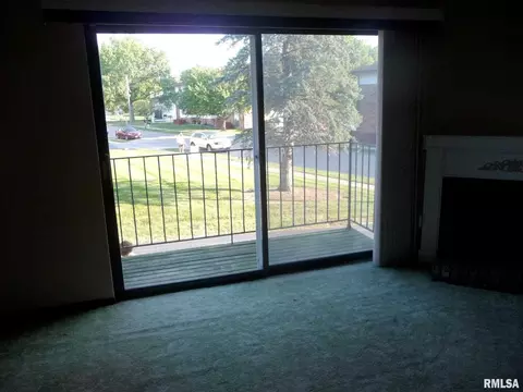 3069 4th St #7, Moline, IL 61265 photo 3