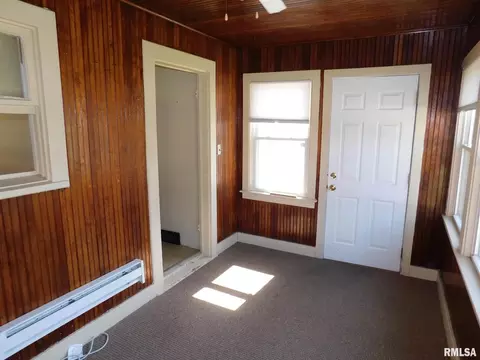 1018 10th St, Silvis, IL 61282 photo 4