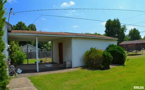 912 E Stotlar, Herrin, IL 62948 photo 4