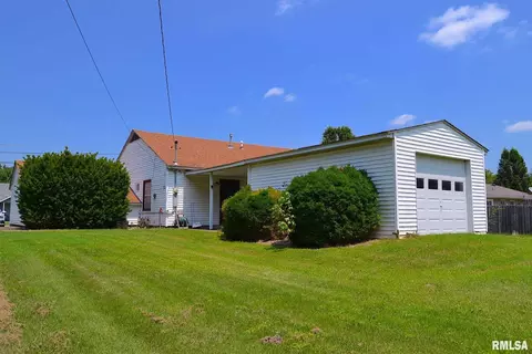 912 E Stotlar, Herrin, IL 62948 photo 2