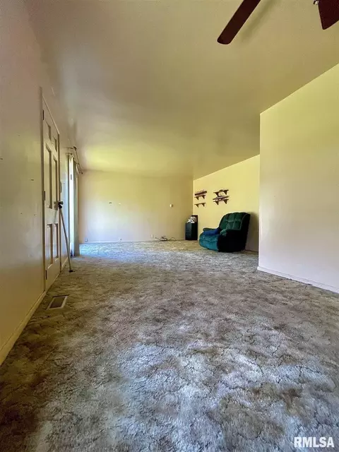 912 E Stotlar, Herrin, IL 62948 photo 24