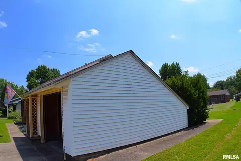 912 E Stotlar, Herrin, IL 62948 photo 9