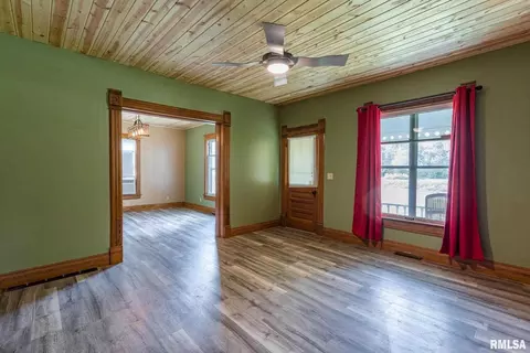 2475 State Highway 17, Viola, IL 61486 photo 3